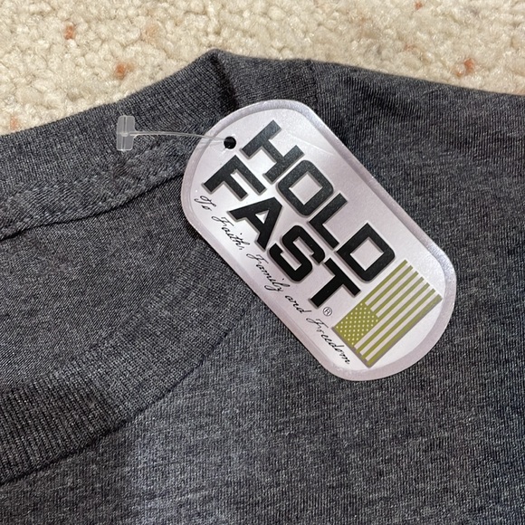 Hold Fast Blessed T-Shirt 💕 - Picture 3 of 5